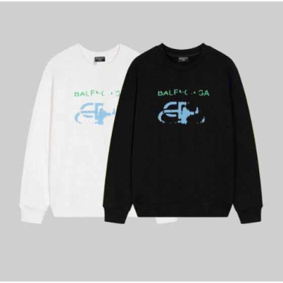 Balenciaga's new crew neck sweatshirt with missing print